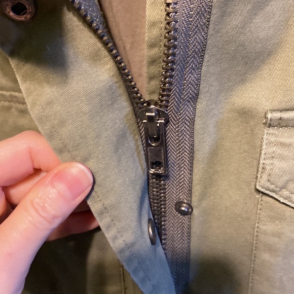En Crème Women’s Medium Military Style Jacket. Olive Green color. Never worn. - Picture 8 of 10